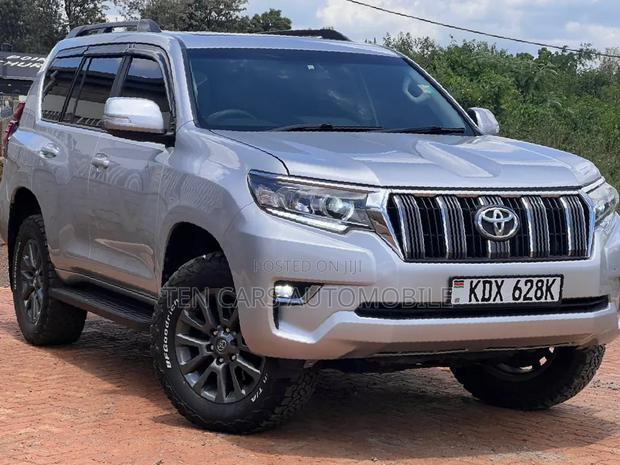 Toyota Land Cruiser 2015 Silver