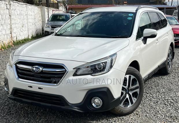 Subaru Outback 2018 White