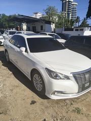 Toyota Crown 2018 White for sale