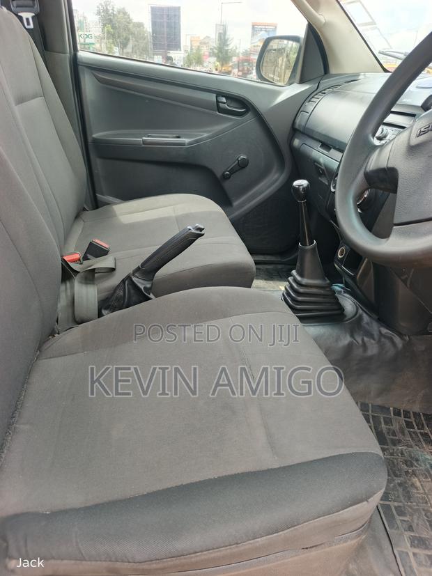 Isuzu D-MAX 2022 White
