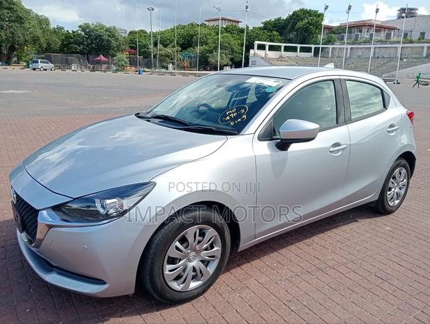 Mazda 2 2019 Silver