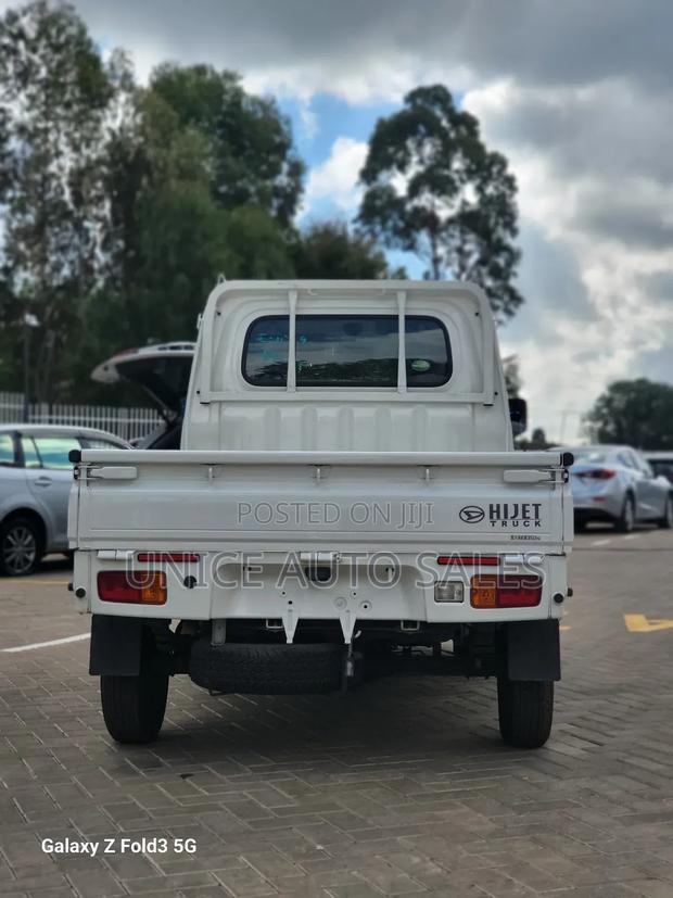 Daihatsu HIJET 2018 White