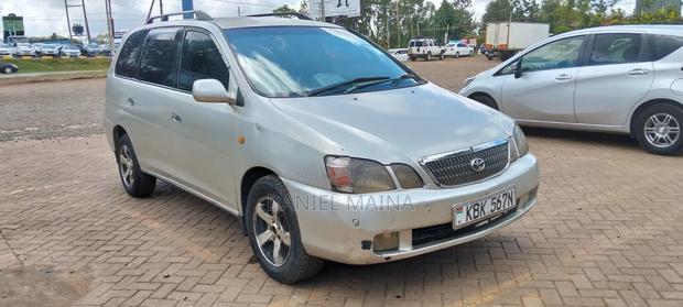 Toyota Gaia 2002 Silver