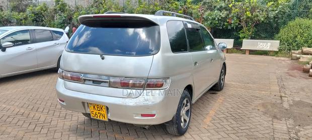 Toyota Gaia 2002 Silver