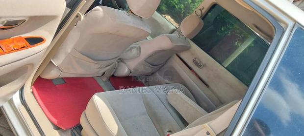 Toyota Gaia 2002 Silver