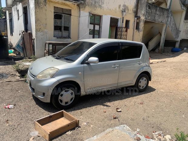 Toyota Passo 1.0 AWD 2010 Silver
