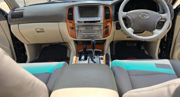 Toyota Land Cruiser 100 4.2 2006 Black
