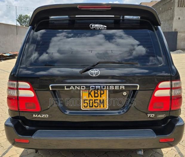 Toyota Land Cruiser 100 4.2 2006 Black