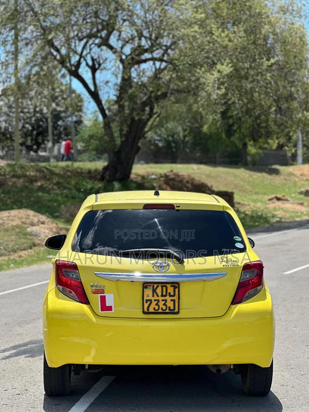 Toyota Vitz 2015 Yellow