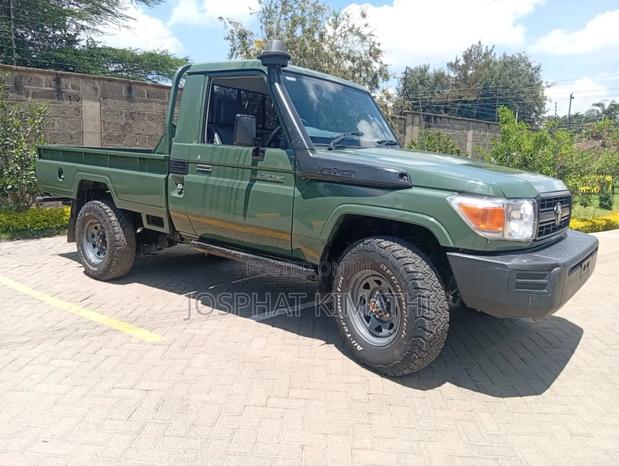 Toyota Land Cruiser 2015 Green