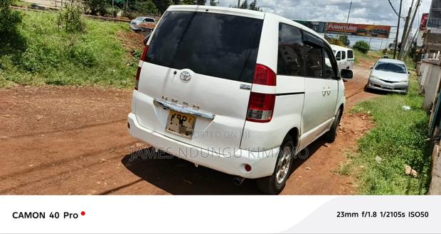 Toyota Noah 2005 White