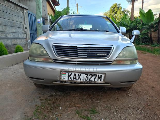 Toyota Harrier 2000 Silver