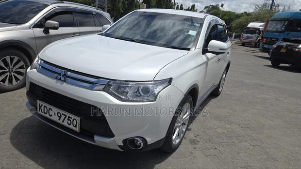 Mitsubishi Outlander 2014 White