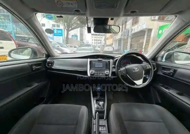 Toyota Corolla Fielder 1.5 Hybrid FWD 2020 White