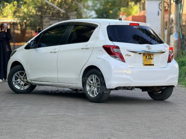 Toyota Vitz 2016 White