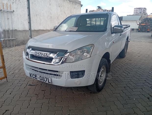 Isuzu D-MAX 2015 White