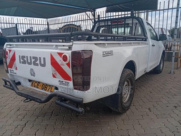 Isuzu D-MAX 2015 White