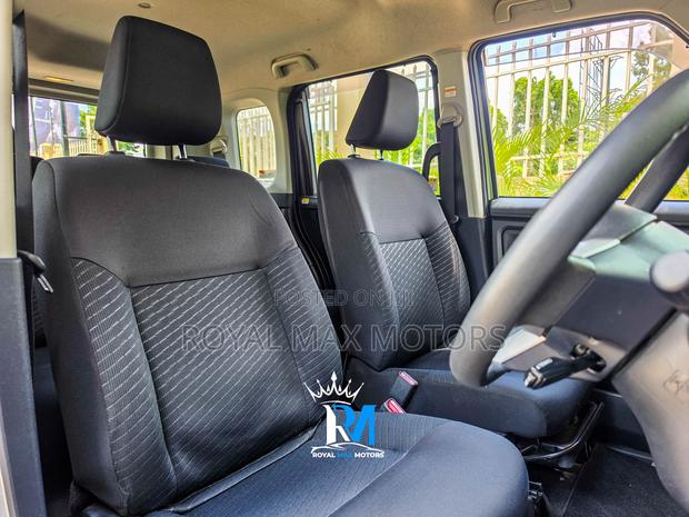 Toyota Roomy 2018 Silver