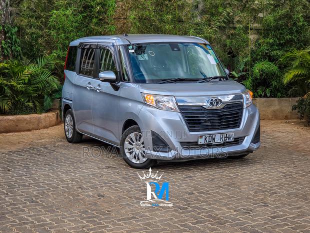 Toyota Roomy 2018 Silver
