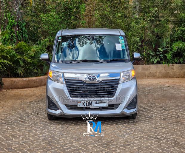 Toyota Roomy 2018 Silver