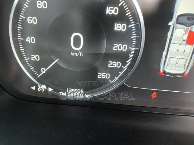 Volvo XC90 T5 Momentum AWD (2.0L 4cyl 8A) 2017 Black