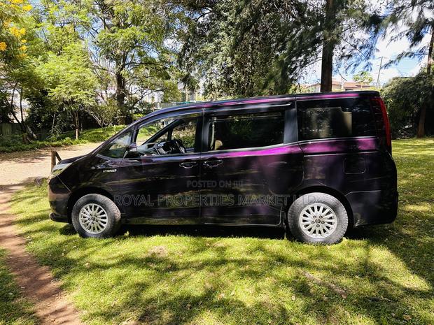 Toyota Noah 1.8 FWD Hybrid (7 seater) 2014 Burgundy