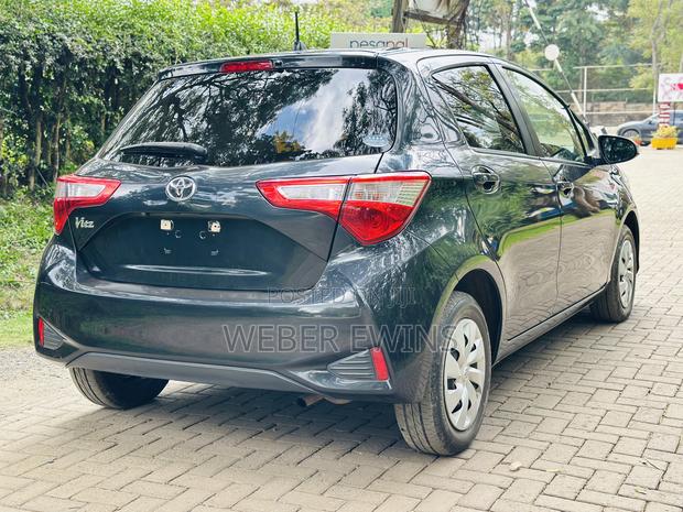 Toyota Vitz 1.0 FWD 5dr 2018 Black