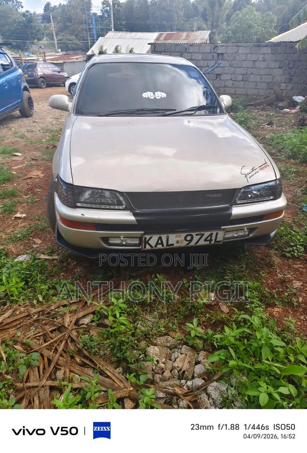 Toyota Corolla Sedan 1998 Gold