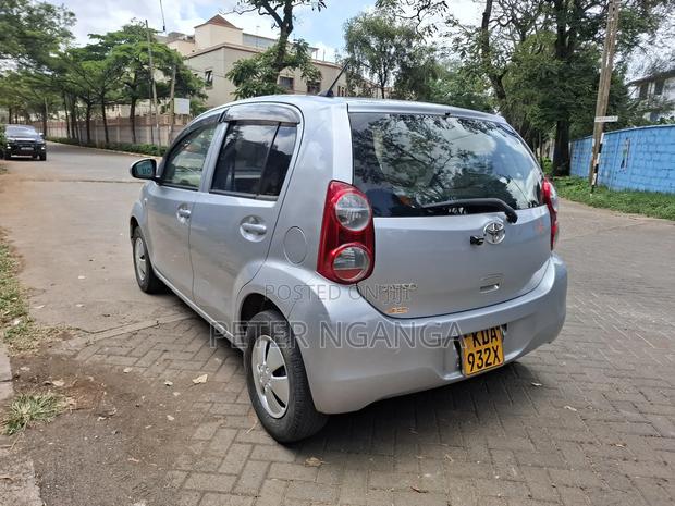 Toyota Passo 1.0 FWD 2013 Silver