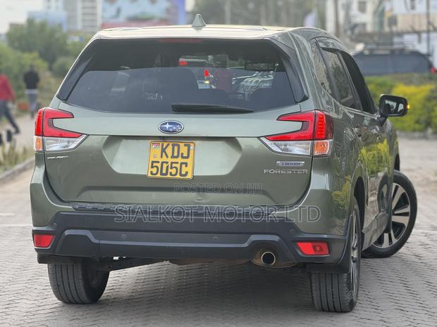 Subaru Forester Premium AWD 2019 Green