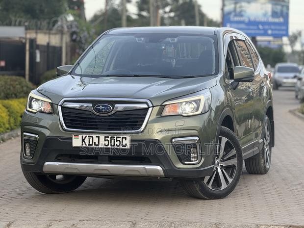 Subaru Forester Premium AWD 2019 Green