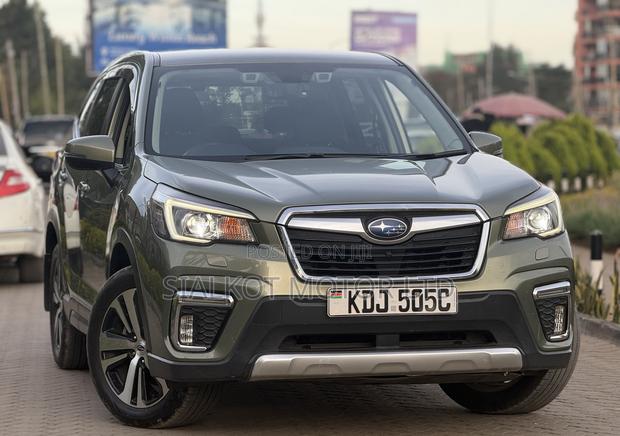 Subaru Forester Premium AWD 2019 Green
