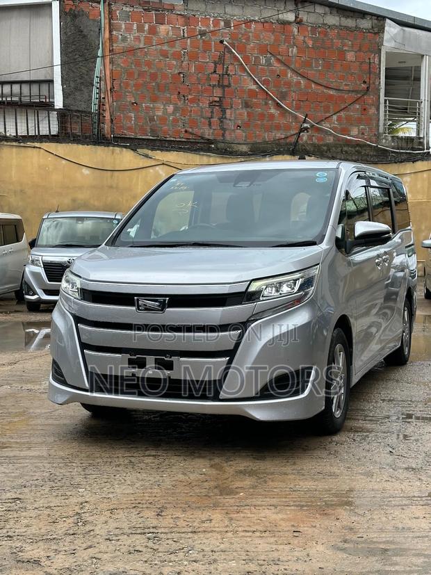 Toyota Noah 2020 Silver