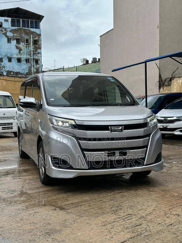 Toyota Noah 2020 Silver