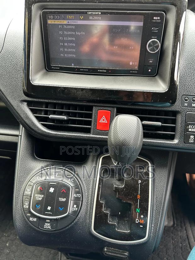 Toyota Noah 2020 Silver