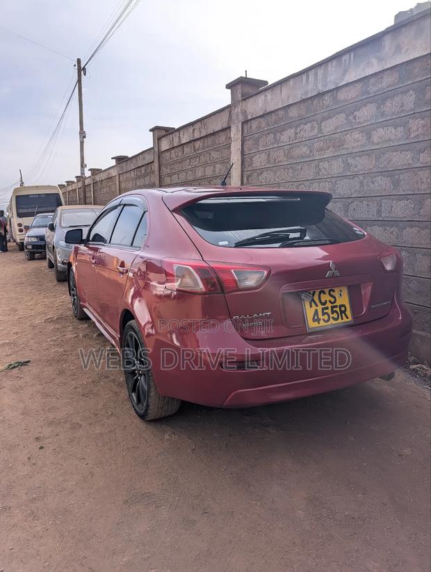 Mitsubishi Galant ES 2011 Red