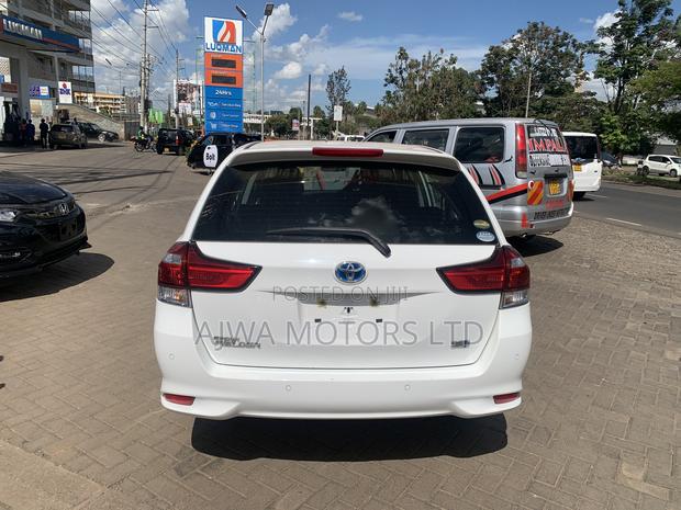 Toyota Corolla Fielder 1.5 Hybrid FWD 2020 White