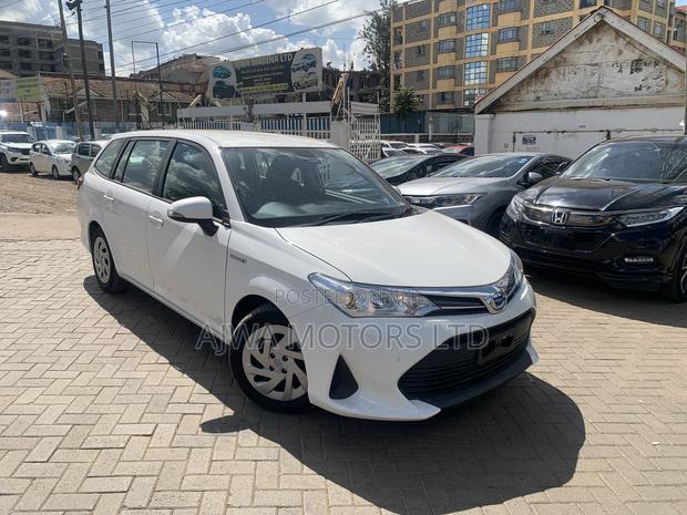 Toyota Corolla Fielder 1.5 Hybrid FWD 2020 White