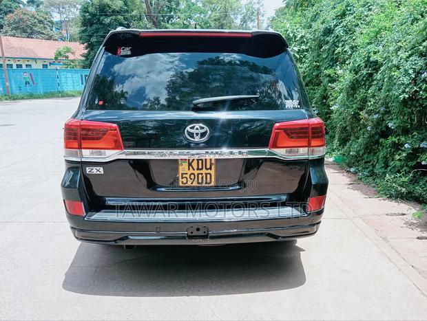 Toyota Land Cruiser 2011 Black