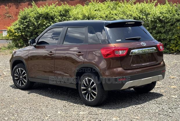 Toyota Urban Cruiser 2022 Brown