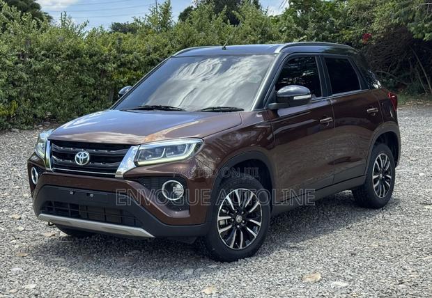 Toyota Urban Cruiser 2022 Brown