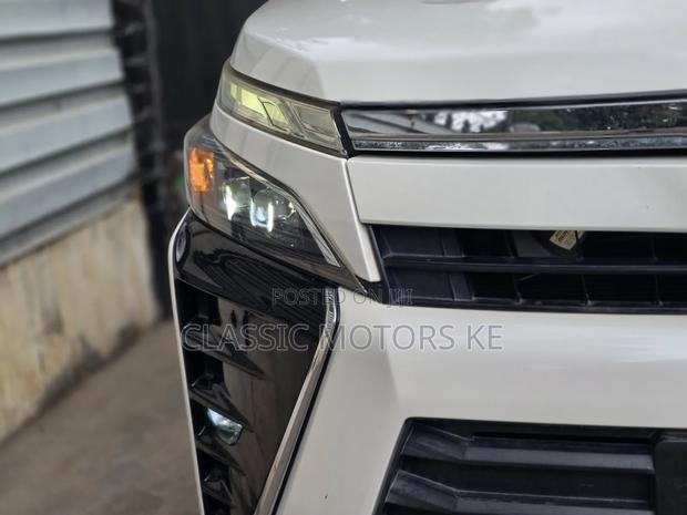 Toyota Voxy 2020 White