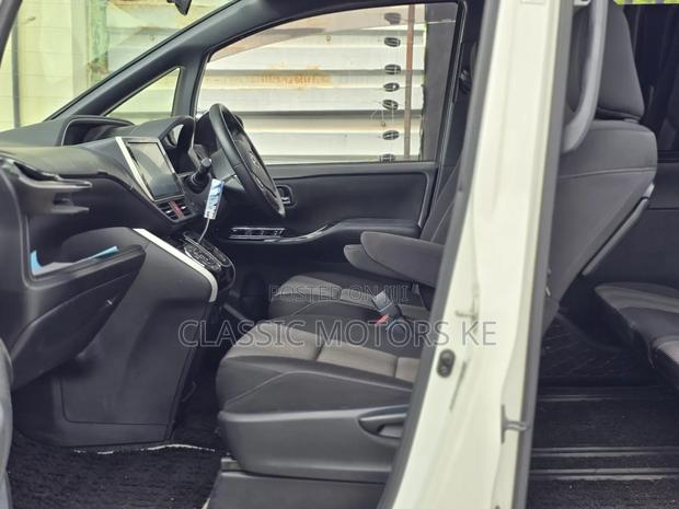 Toyota Voxy 2020 White