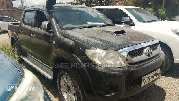 Toyota Hilux 2012 Black