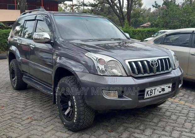 Toyota Land Cruiser Prado 2005 Gray