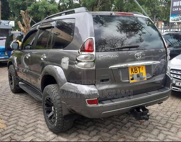 Toyota Land Cruiser Prado 2005 Gray