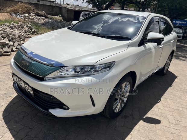 Toyota Harrier 2018 Off white