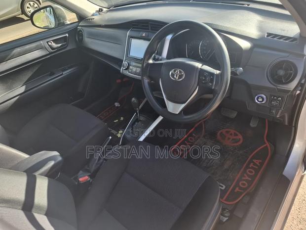 Toyota Corolla Fielder 2017 Silver