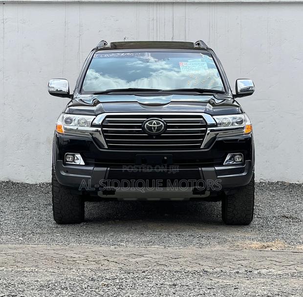 Toyota Land Cruiser 4.6 V8 ZX 2019 Black