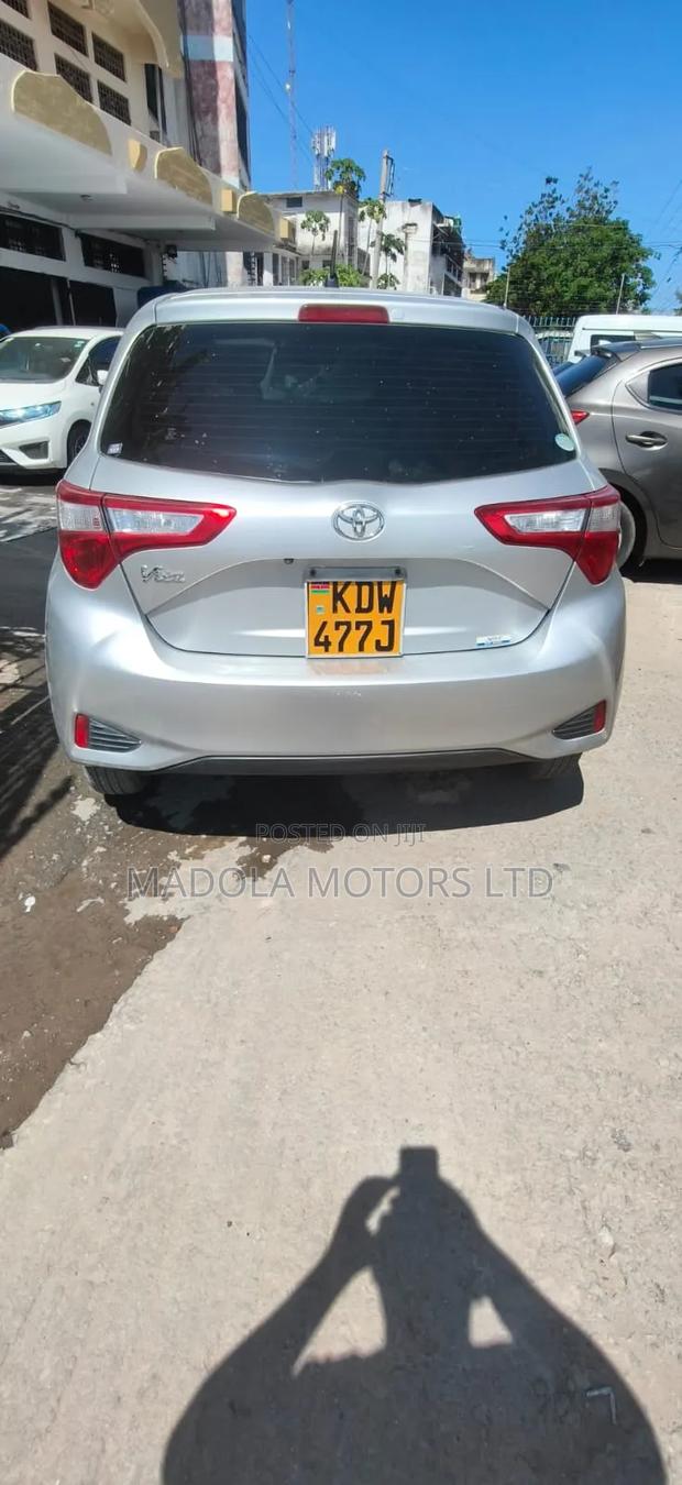 Toyota Vitz 1.3 AWD 5dr 2018 Silver